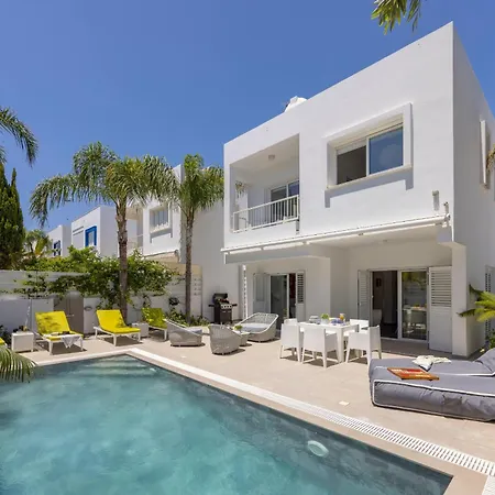 Seaside Narcissos 16 فيلة