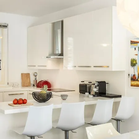 فيلة Seaside Narcissos 16