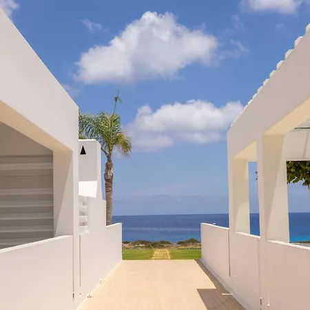 Seaside Narcissos 16 فيلة